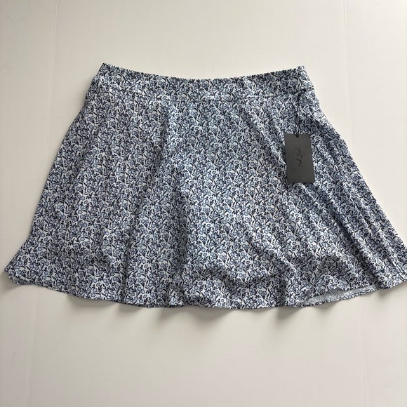 Bad Birdie Pants - Women’s Bad Birdie Golf Exec Skort XL New With Tags MSRP $72